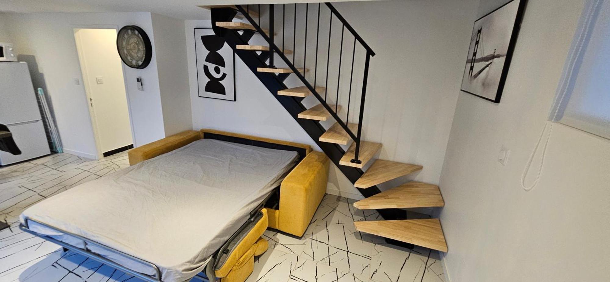 Guy Apartment *